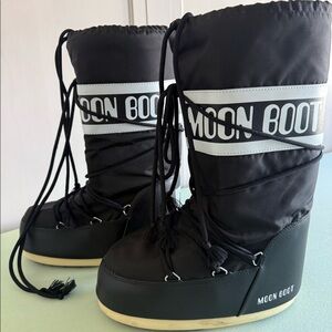 Black Moon Boots